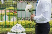 Comment organiser les obsèques d’un proche à petit prix