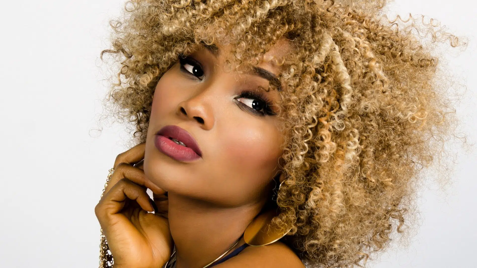 Comment lutter efficacement contre la chute des cheveux ?