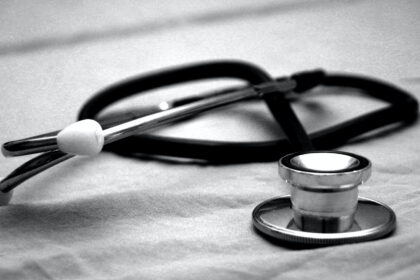 Douleur au milieu du dos avec gêne respiratoire : quelle prise en charge par votre mutuelle ?